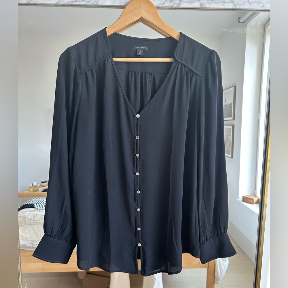 Ann Taylor Size Medium Button Down Blouse Like New